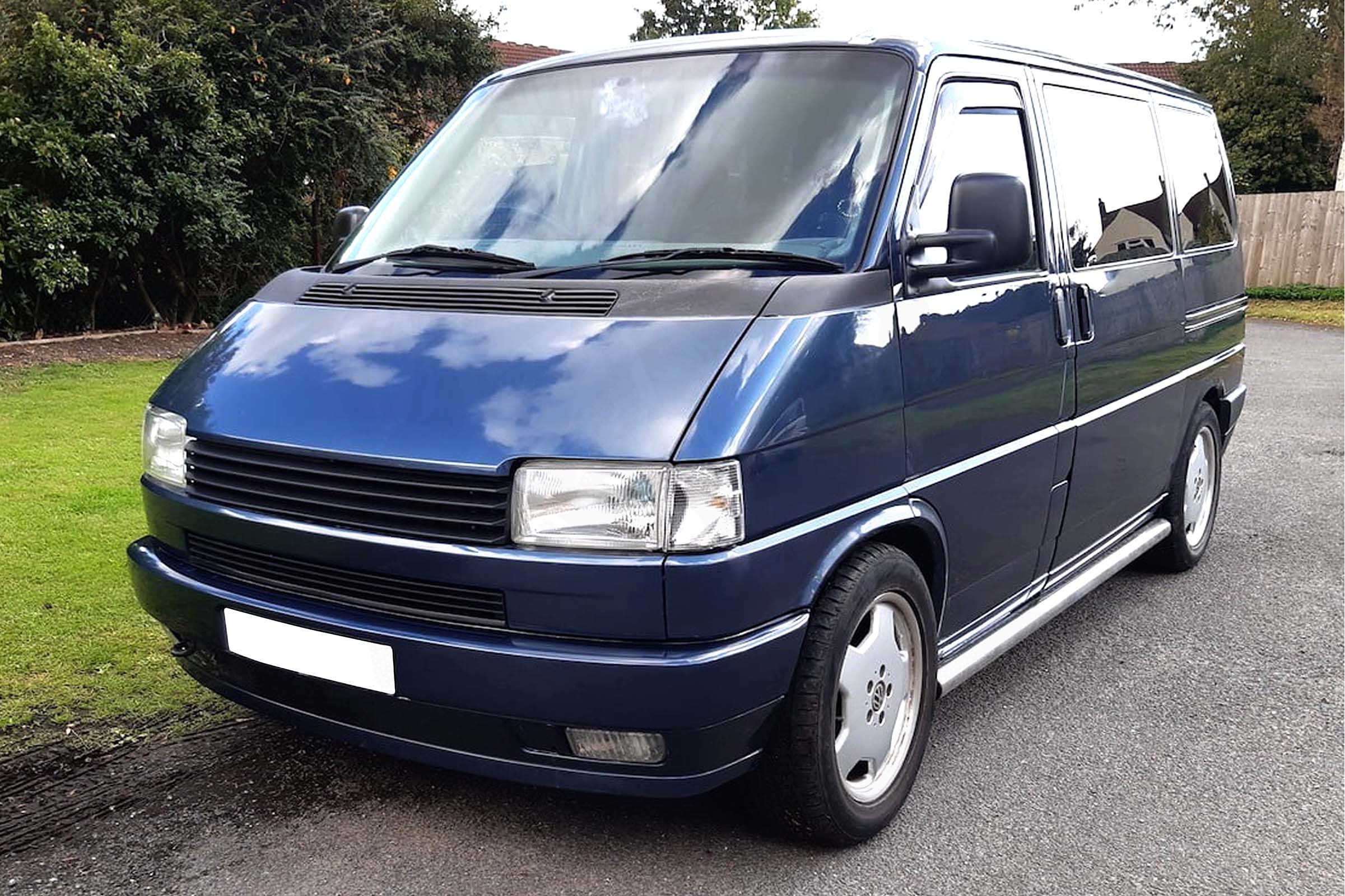 VW T4 Badgeless Front Sport Grille - Image 4