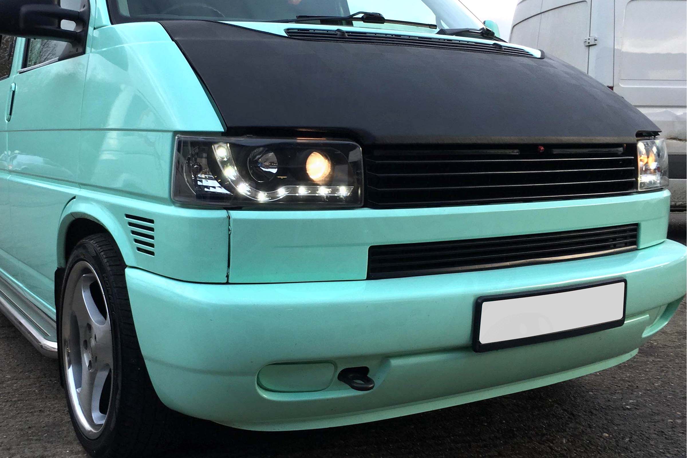 VW T4 Badgeless Front Sport Grille - Image 9
