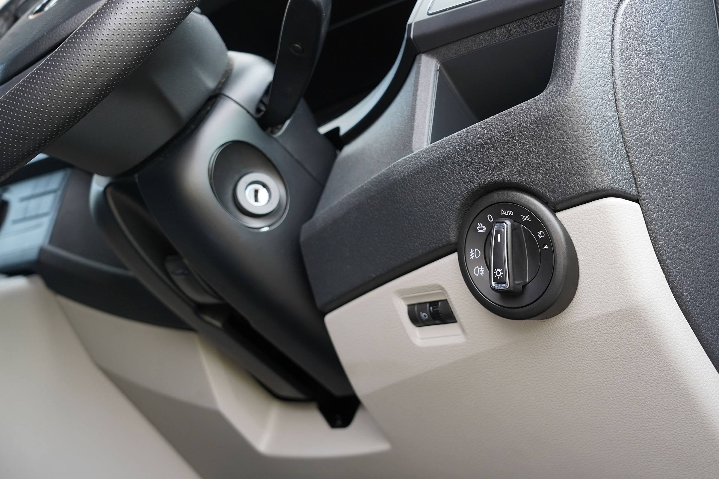 VW Transporter Auto Headlamp Switch With Module Upgrade & Fitting Kit