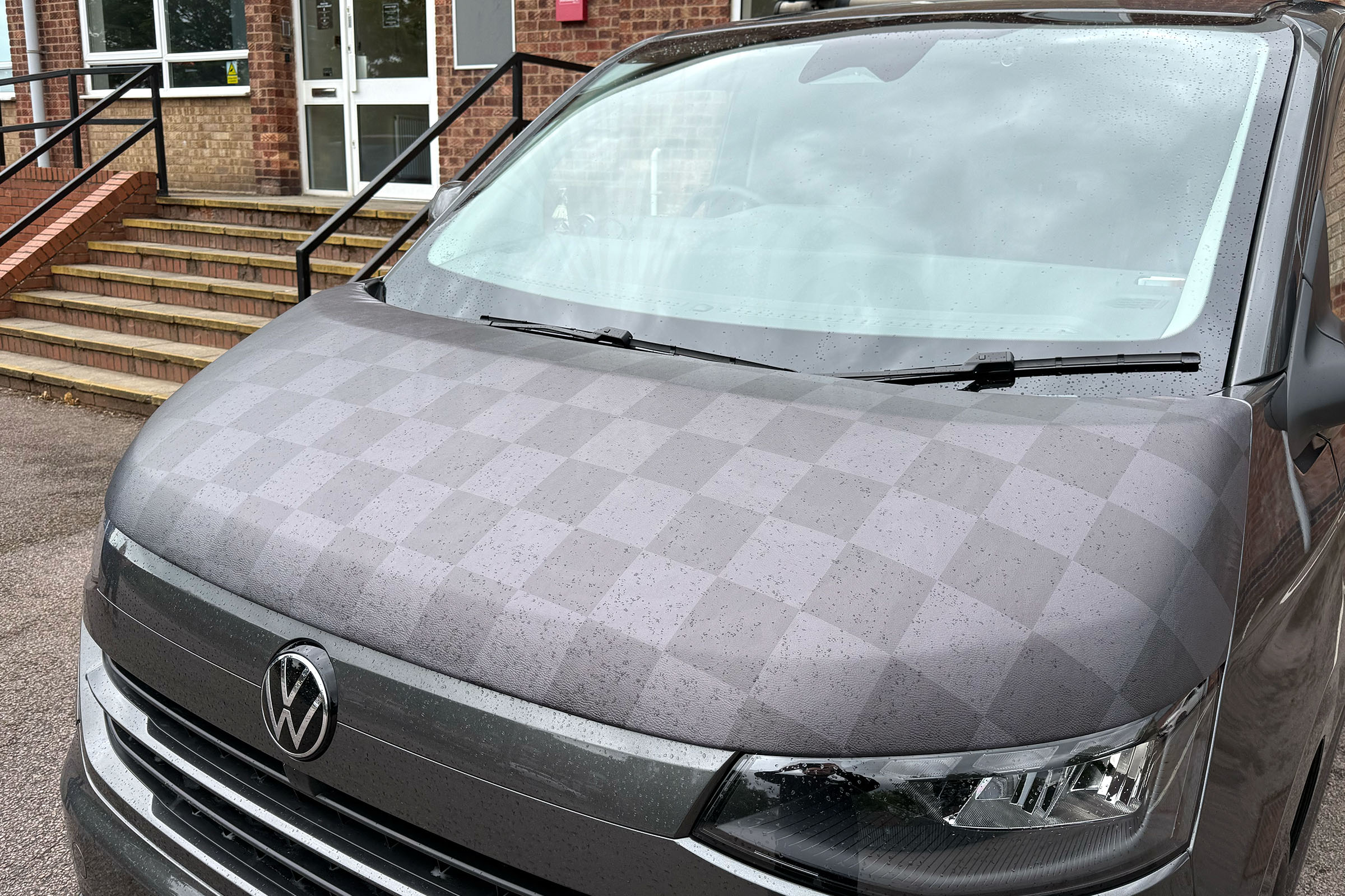 VW T7 Black & Grey Chequered Bonnet Bra - Image 3
