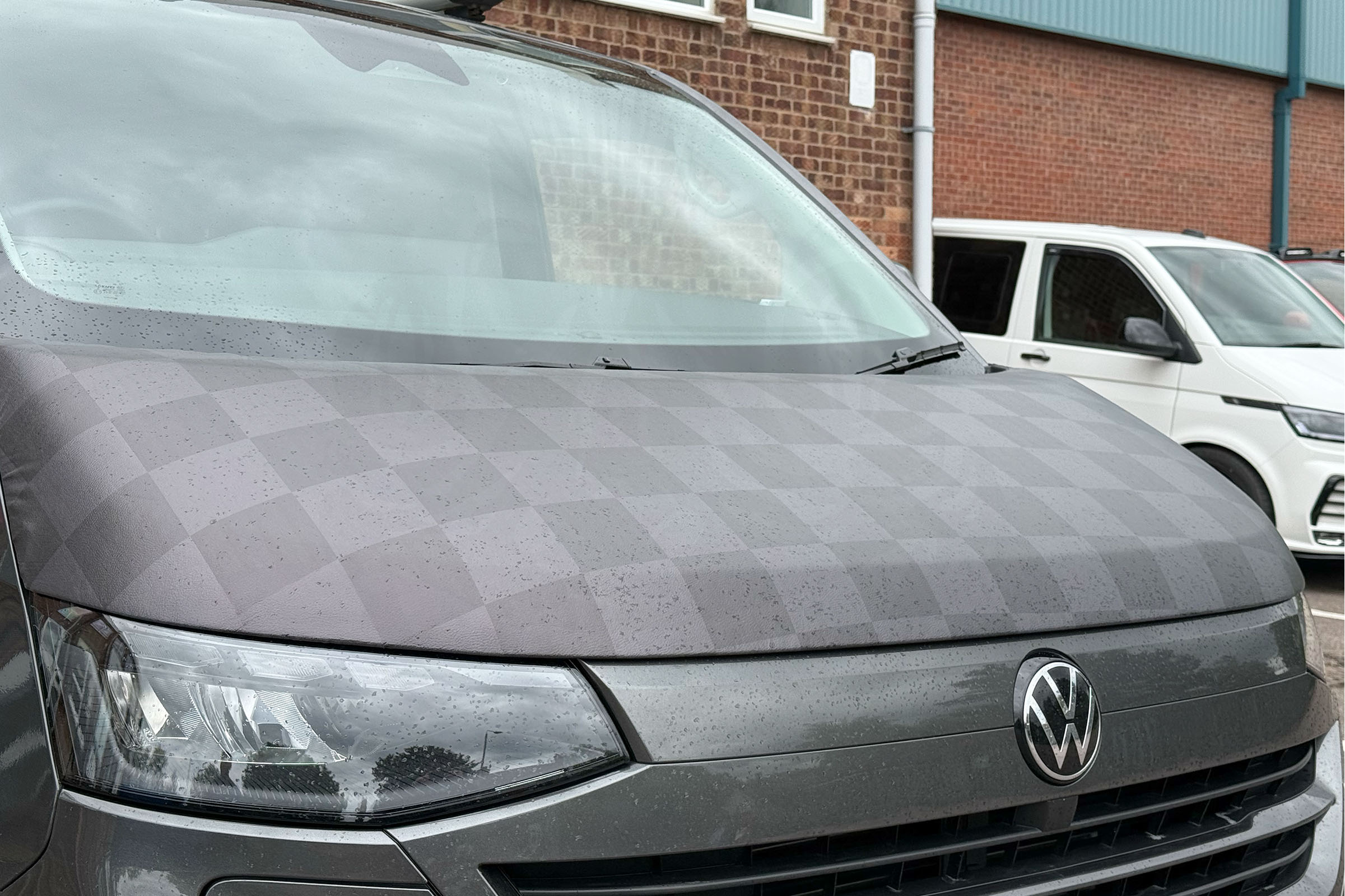 VW T7 Black & Grey Chequered Bonnet Bra - Image 4